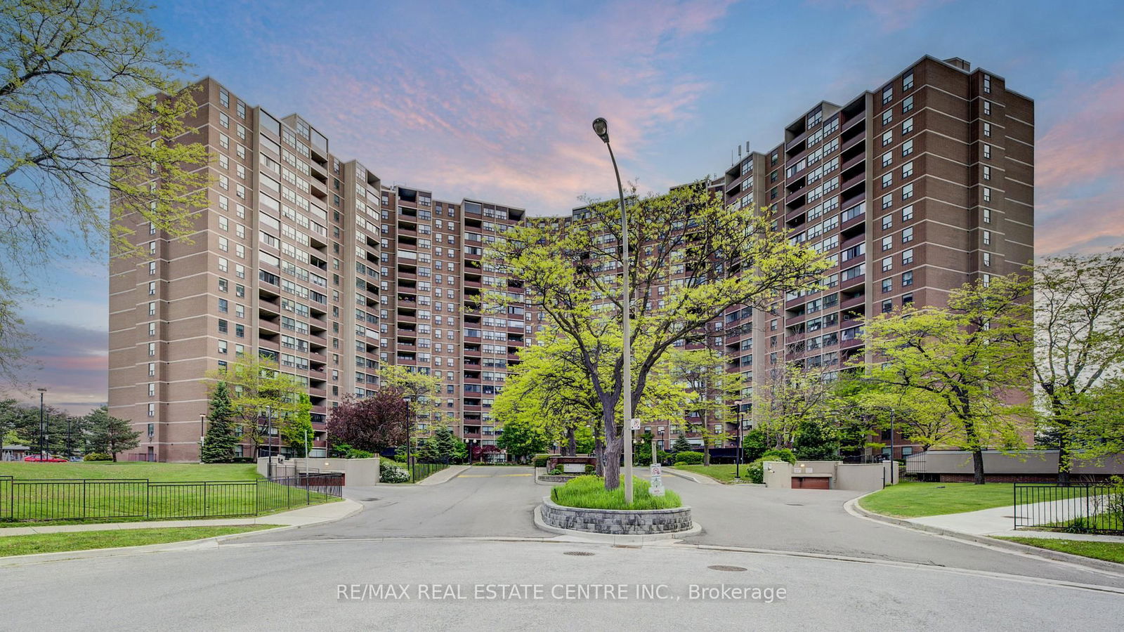 Condo for sale at 1109-716 The West Mall, Toronto, Eringate-Centennial-West Deane, M9C 4X6 - MLS: W12172335