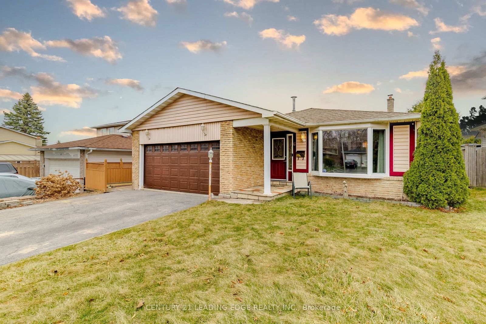 Detached House for sale at 6 Jubilee Court, Brampton, Ontario, L6S 2H2 - Northgate - MLS: W12172774