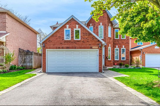 1097 Grandeur Crescent