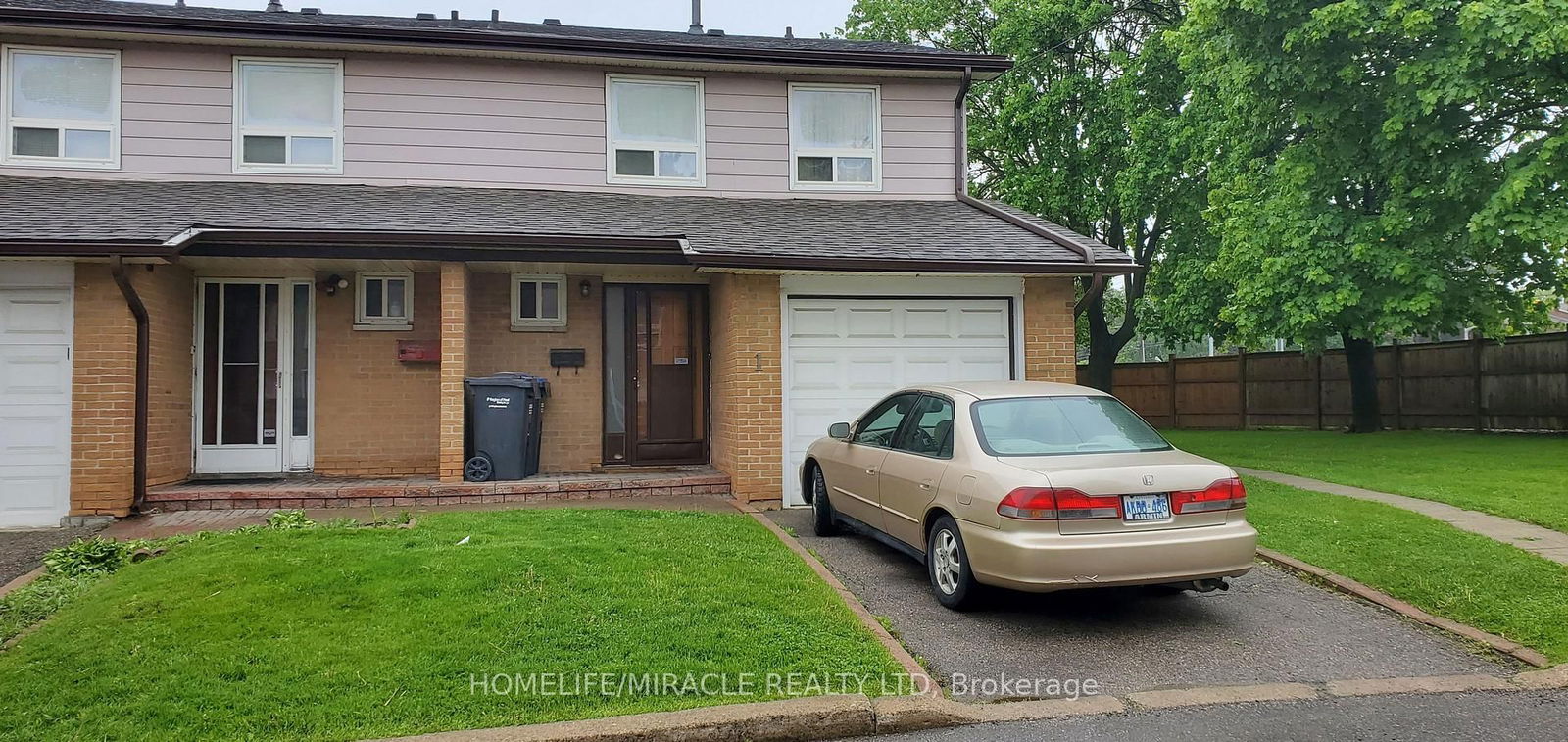 Listing photo 2