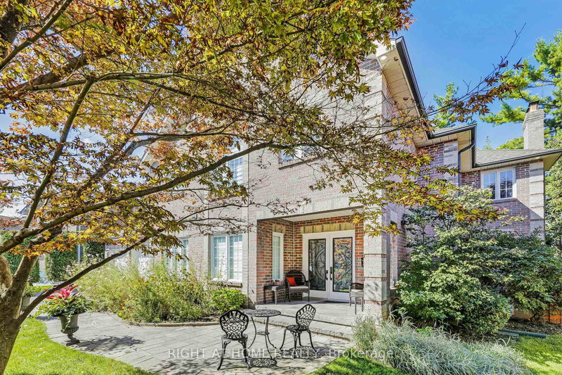 1665 Asgard Dr, Mississauga, L5E 3G5 | Image 2