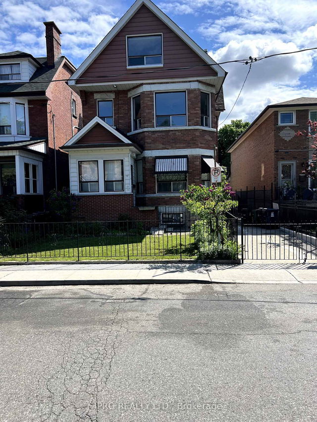 15 Macdonell Avenue