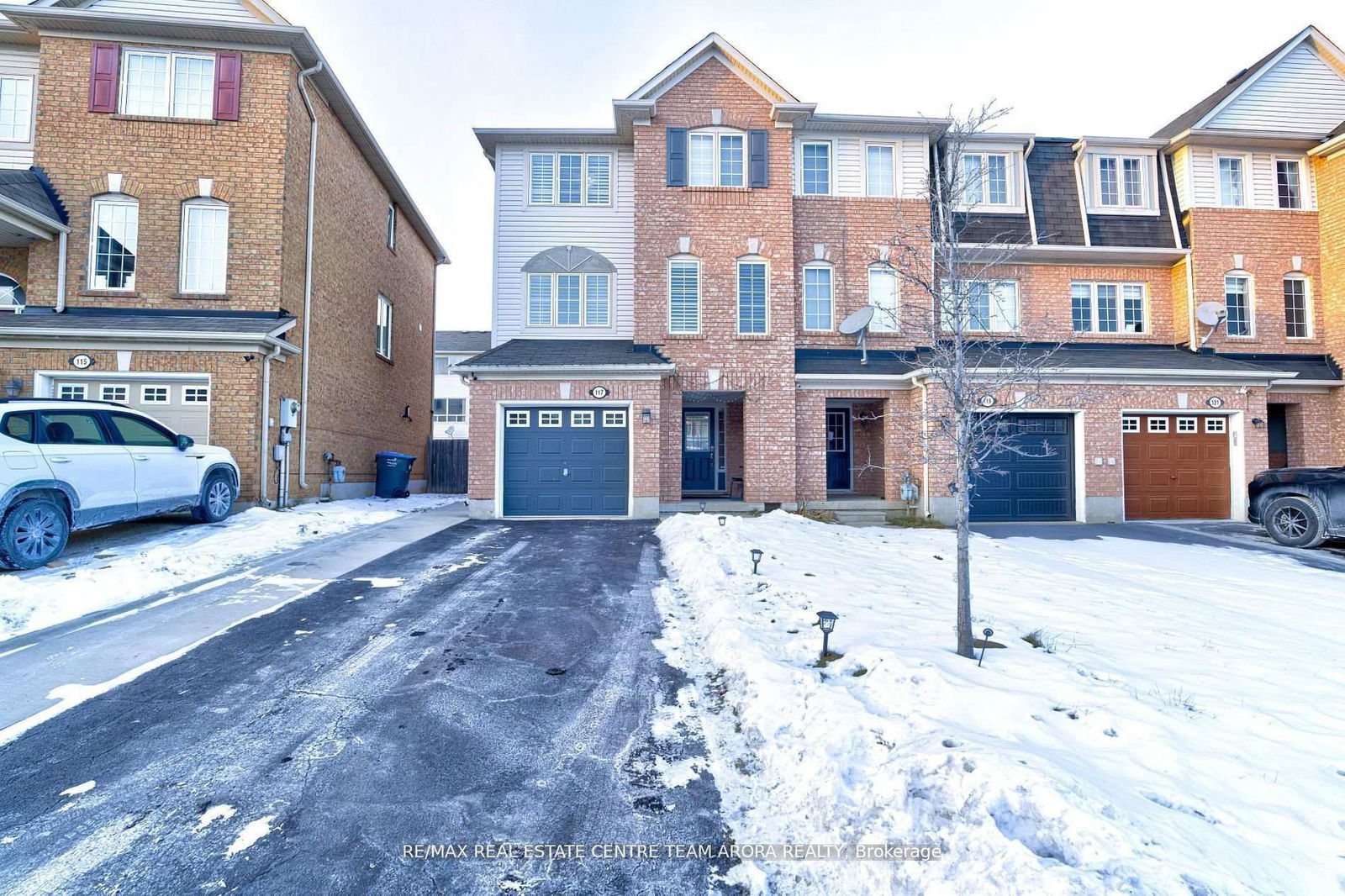 Townhouse for sale at 117 Decker Hollow Circle, Brampton, Credit Valley, L6X 0L4 - MLS: W12173607