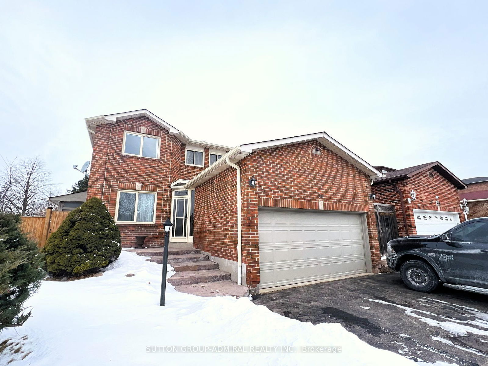 Detached House for sale at 99 Castlehill Road, Brampton, Northwood Park, L6X 4C3 - MLS: W12173677