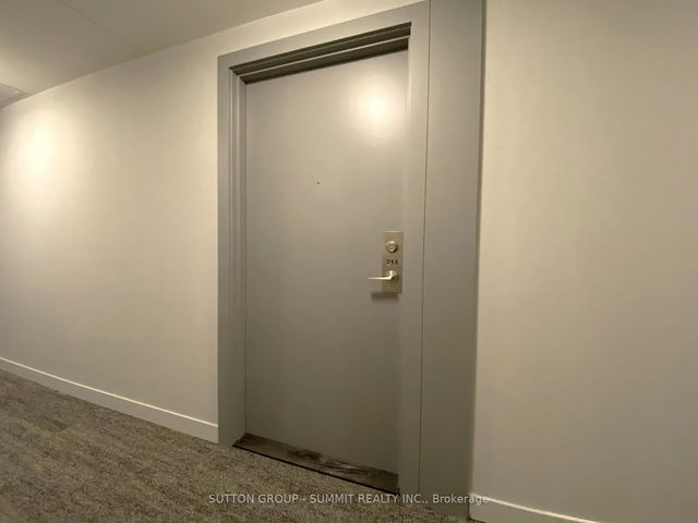 214 - 859 The Queensway N/A