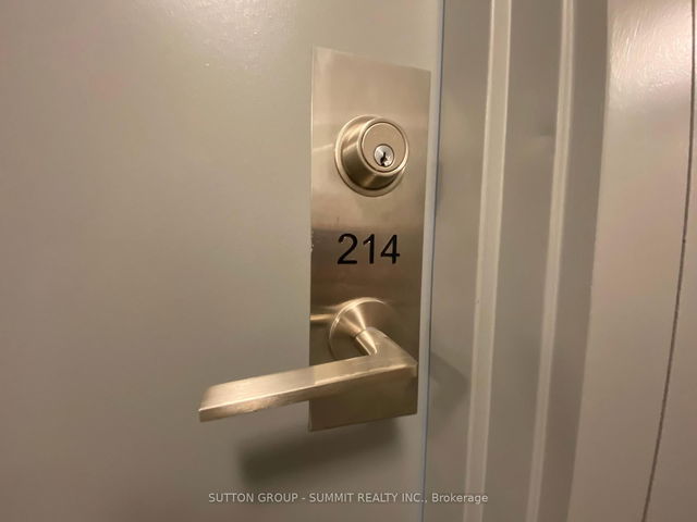 214 - 859 The Queensway N/A