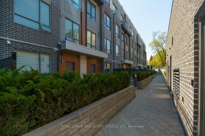650 Atwater Mississauga,ON L5E 3K2 — Photo 3