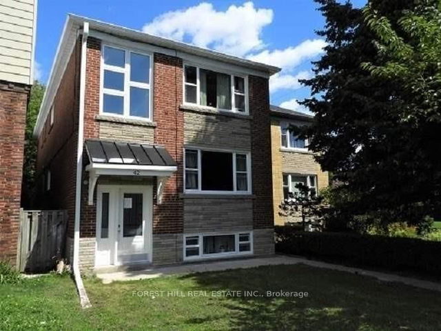 4 - 42 Emerald Crescent