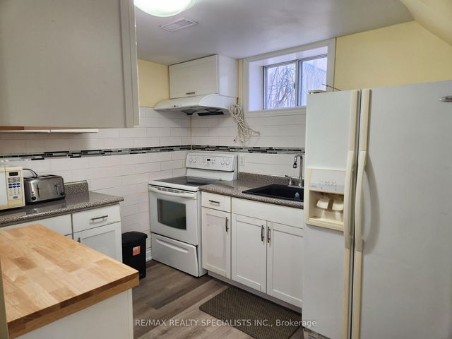 BSMT (unit 2) - 47 SYNDICATE Avenue