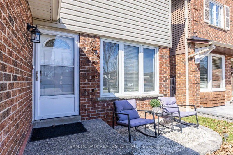 522 Roseheath Dr, Milton, L9T 4V6 | Image 2