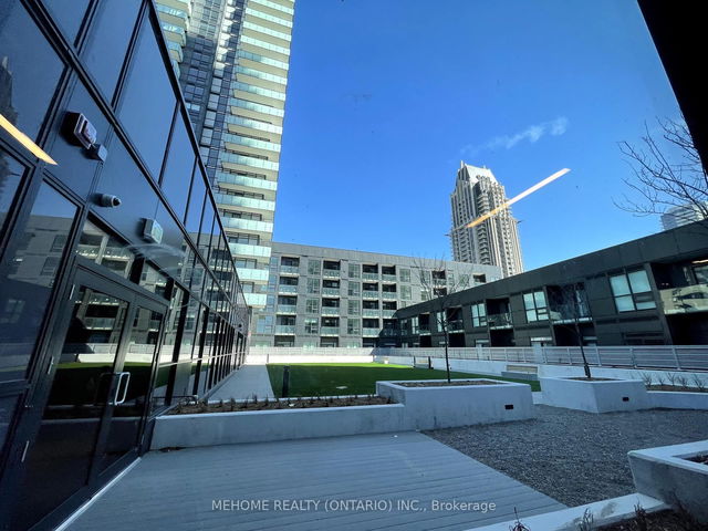 3411 - 430 Square One Drive