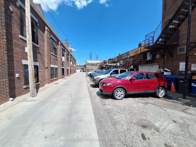 1680 St Clair Ave W, Toronto, M6N 1H8 | Image 3