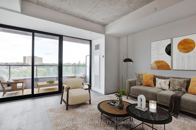 512 - 2720 Dundas Street
