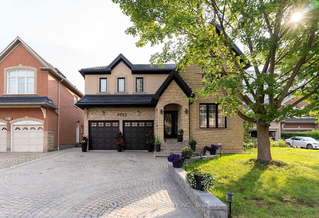 4982 Maxine Place