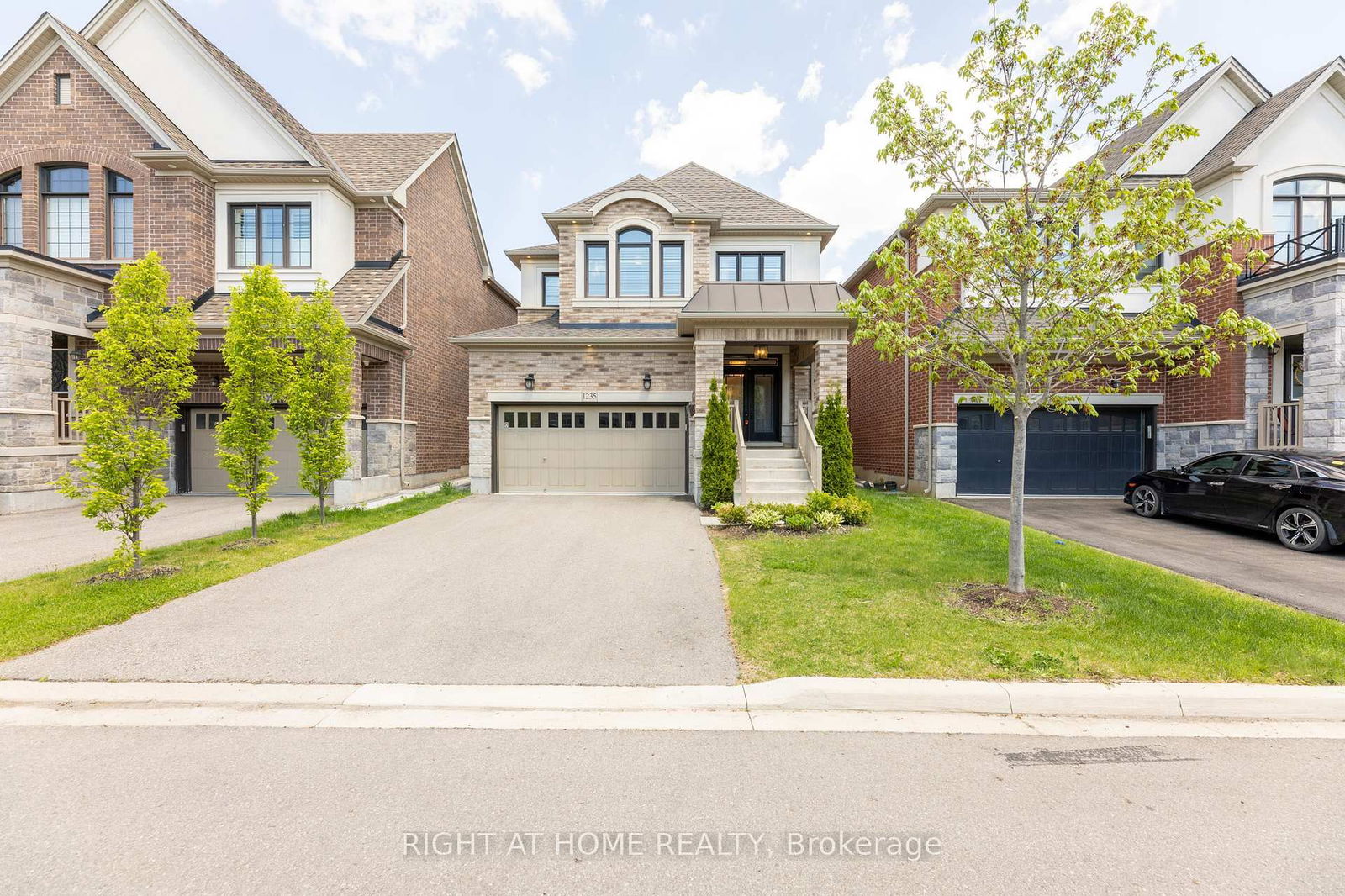 Detached House for sale at 1235 Mcphedran Pt, Milton, Ford, L9E 1J8 - MLS: W12175061