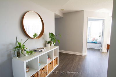 Unit 905 — 50 Eglinton Ave, Mississauga - Hurontario image-0-3