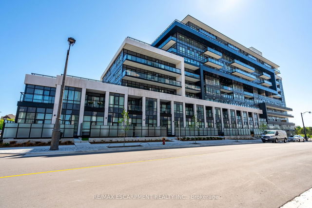 212 - 395 Dundas Street