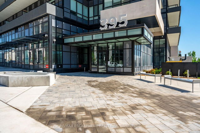 212 - 395 Dundas Street