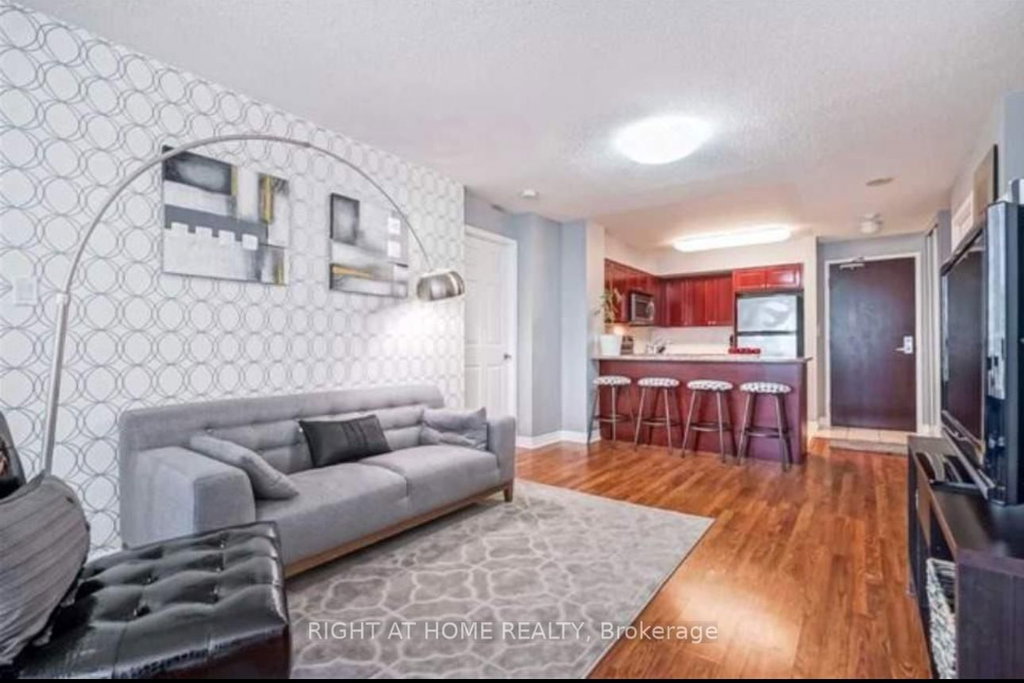 208 - 335 Rathburn Road W 4