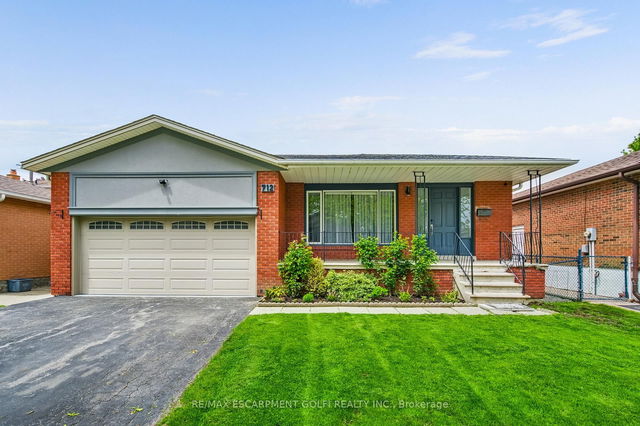 Upper - 712 Vermouth Avenue