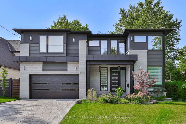 1372 Kenmuir Avenue