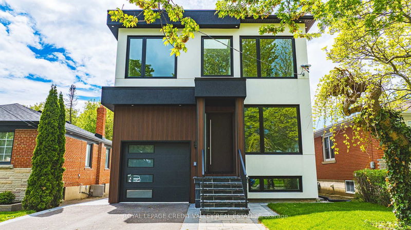 18 Bellman Ave, Toronto - Alderwood image-0-0