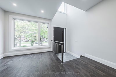 18 Bellman Ave, Toronto - Alderwood image-0-4