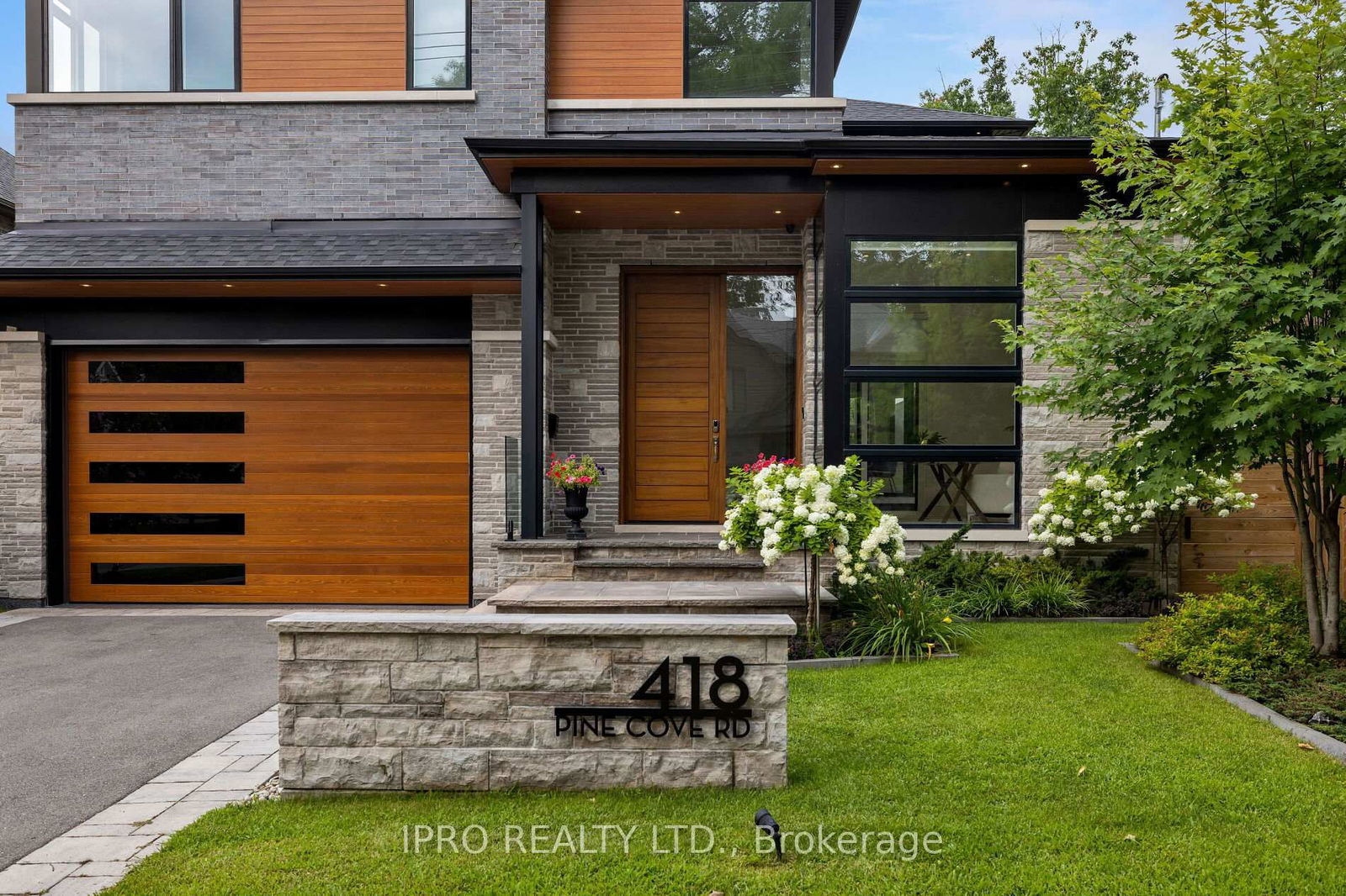 Listing Image 0