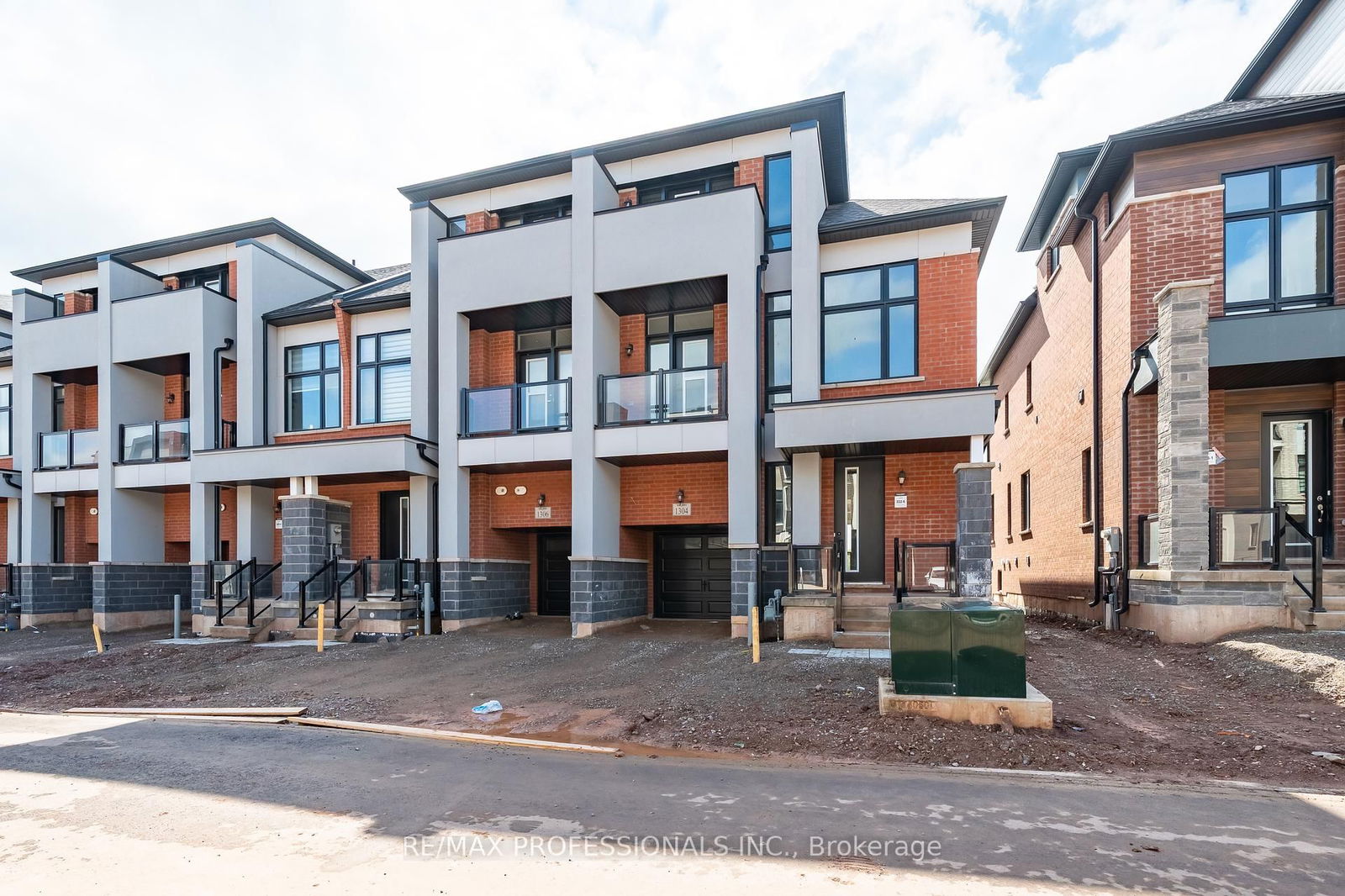 Townhouse for lease at 1304 Anthonia Trail, Oakville, Joshua Meadows, L6H 7Y6 - MLS: W12176397