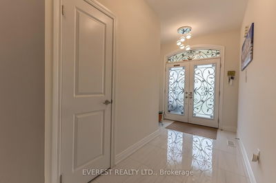 17 Elysian Field Circ, Brampton - Bram West image-0-3
