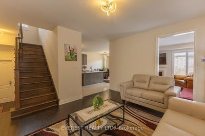 17 Elysian Field Circ, Brampton - Bram West image-0-4