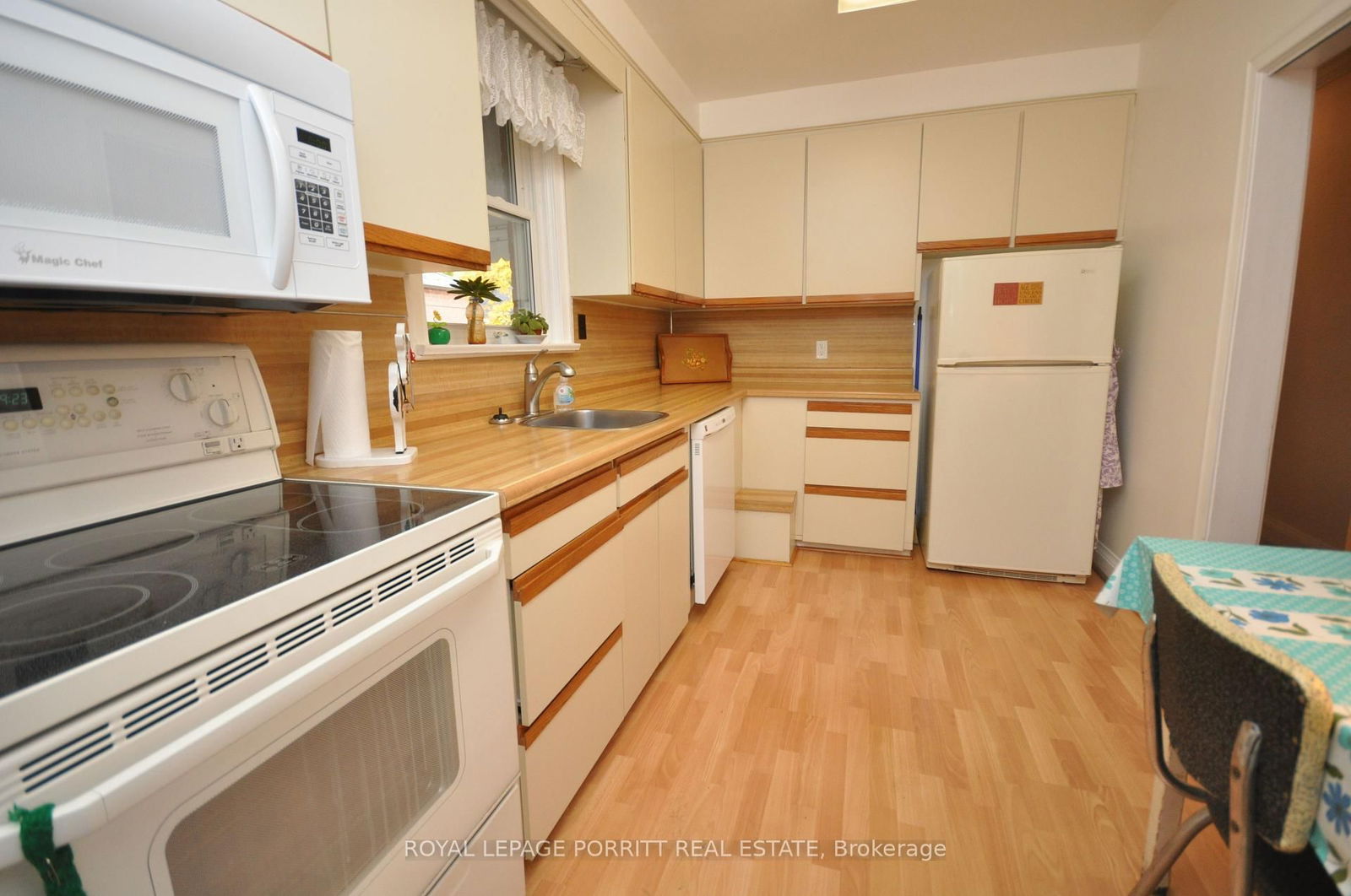 Detached House for sale at 42 Ecker Drive, Toronto, Alderwood, M8W 2P4 - MLS: W12176660