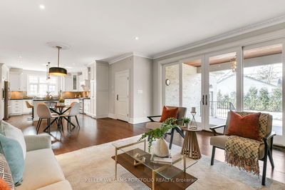 4 Maydolph Rd, Toronto - Islington-City Centre West image-0-3