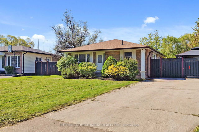 12 Flavian Crescent