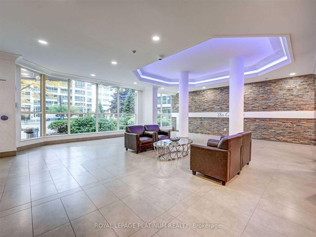 1402 - 250 Webb Drive