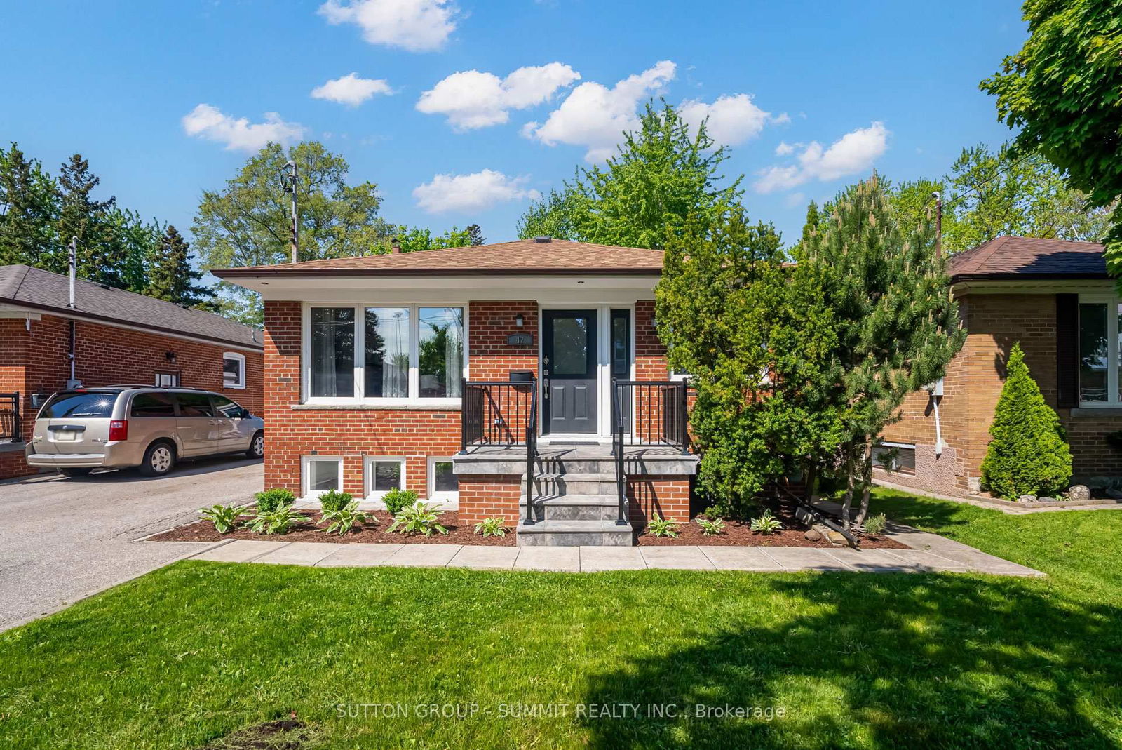 Detached House for sale at 47 RAYSIDE Drive, Toronto, Markland Wood, M9C 1S9 - MLS: W12177009