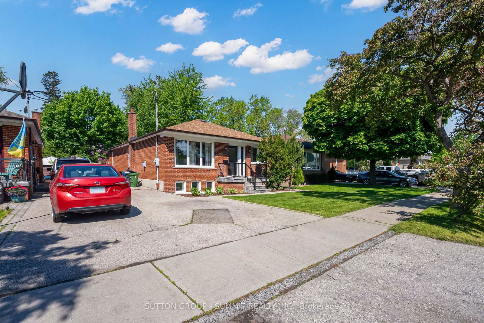 Detached House for sale at 47 RAYSIDE Drive, Toronto, Markland Wood, M9C 1S9 - MLS: W12177009