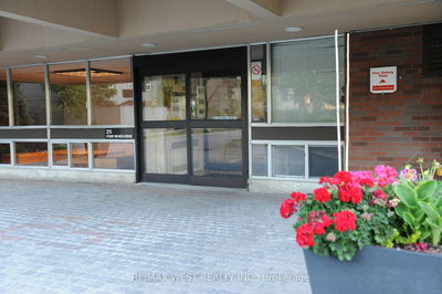 Unit 606 — 25 Four Winds Dr, Toronto - York University Heights image-0-4