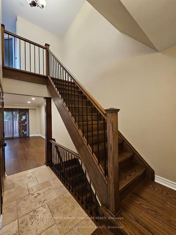 17 - 1522 Lancaster Drive