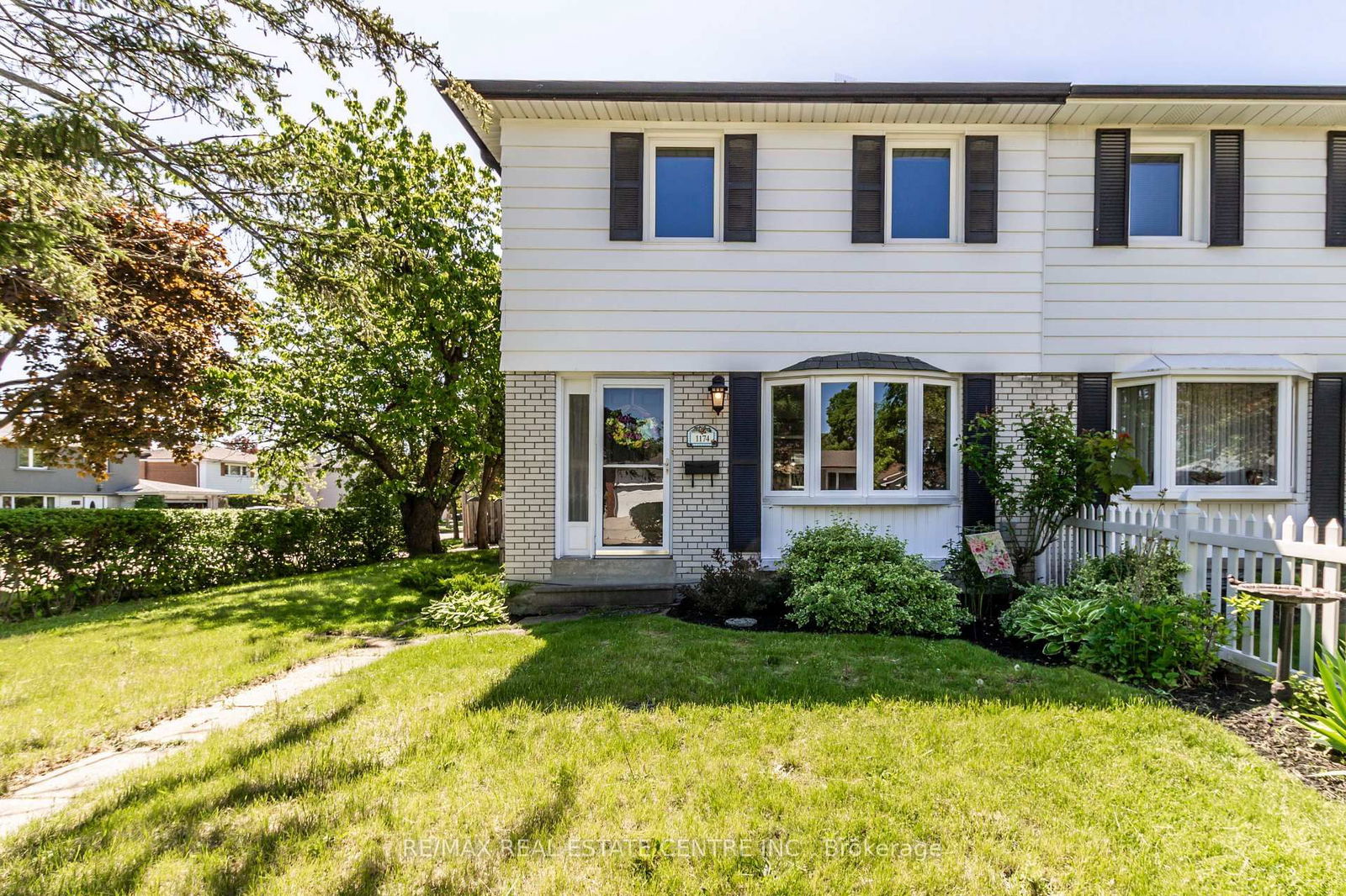 Semi-Detached House for sale at 1174 Fairdale Drive, Mississauga, Erindale, L5C 1K4 - MLS: W12177679