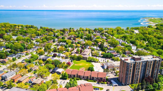 218 - 3841 Lake Shore Boulevard