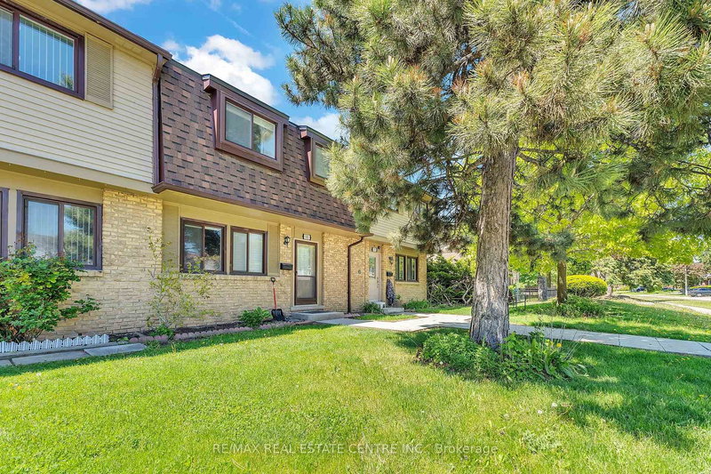 102 - 105 Hansen Rd N, Brampton, L6V 3C9 | Image 2