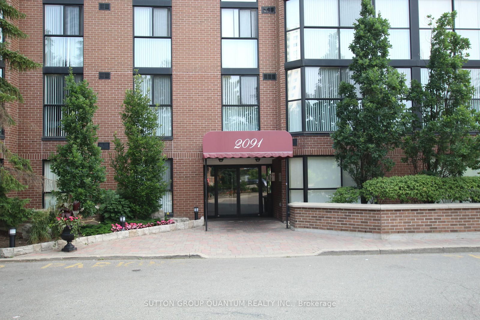 Condo for lease at 903-2091 Hurontario Street, Mississauga, Cooksville, L5A 4E6 - MLS: W12177783