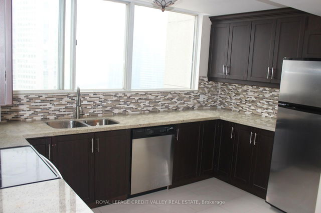 1909 - 3695 Kaneff Crescent