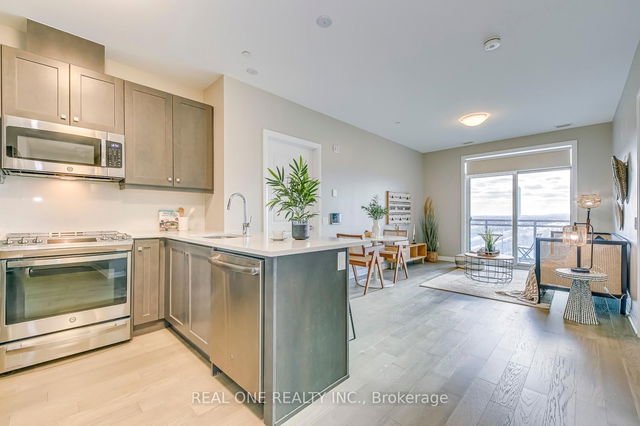 417 - 95 Dundas Street