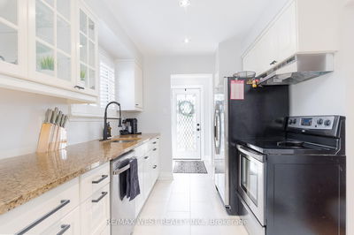 30 Tindale Rd, Brampton - Madoc image-0-4