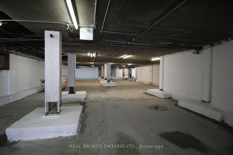 Lower - 761 Jane St, Toronto, M6N 4B4 | Image 2