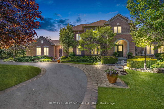 11 Bridlewood Boulevard