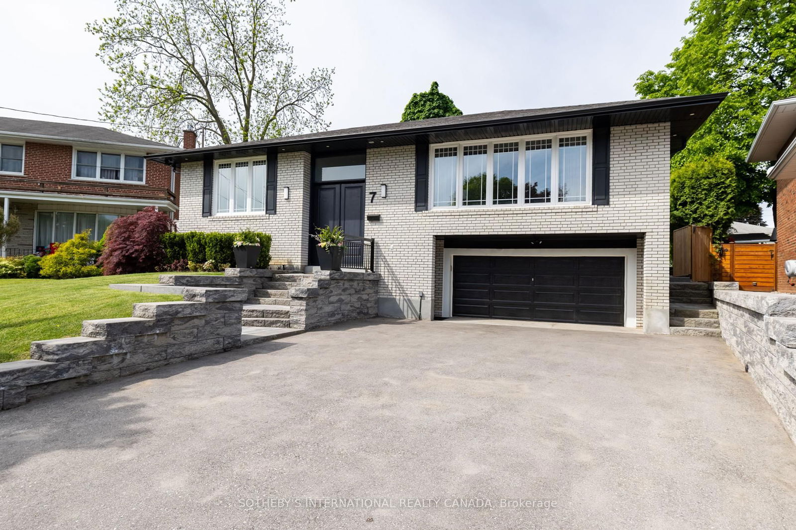 Detached House for sale at 7 Welbrooke Place, Toronto, Islington-City Centre West, M9B 5A3 - MLS: W12178361
