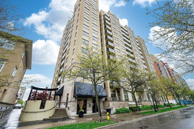 402 - 4 Elsinore Path